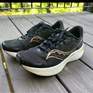 Men’s Saucony endorphin speed 3 size 11